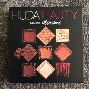 Huda Beauty Mauve Obsessions Eyeshadow Palette